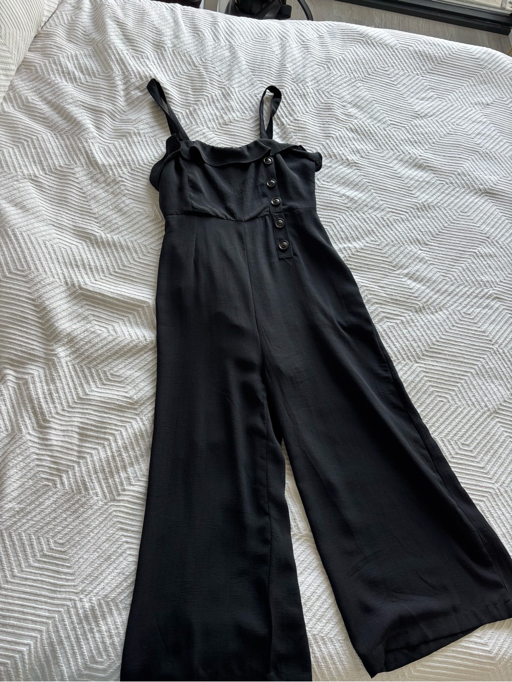 essue Black Wide-Leg Button-Front Jumpsuit with Spaghetti Straps